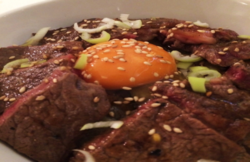 アラウンドオージービーフステーキ丼