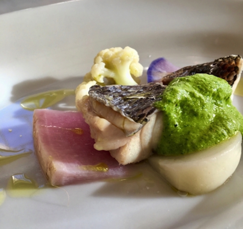 タベルナロンディーノの魚料理